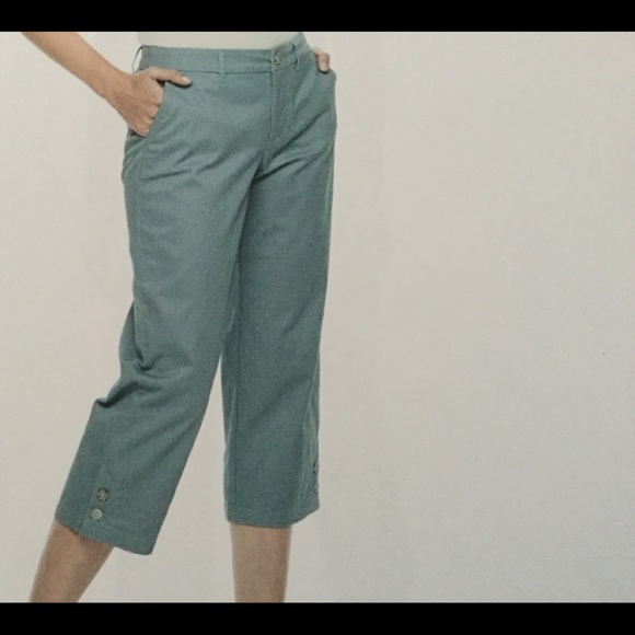 Pants - Craft& Barrow- Women Gray Effortless Stretch Capri